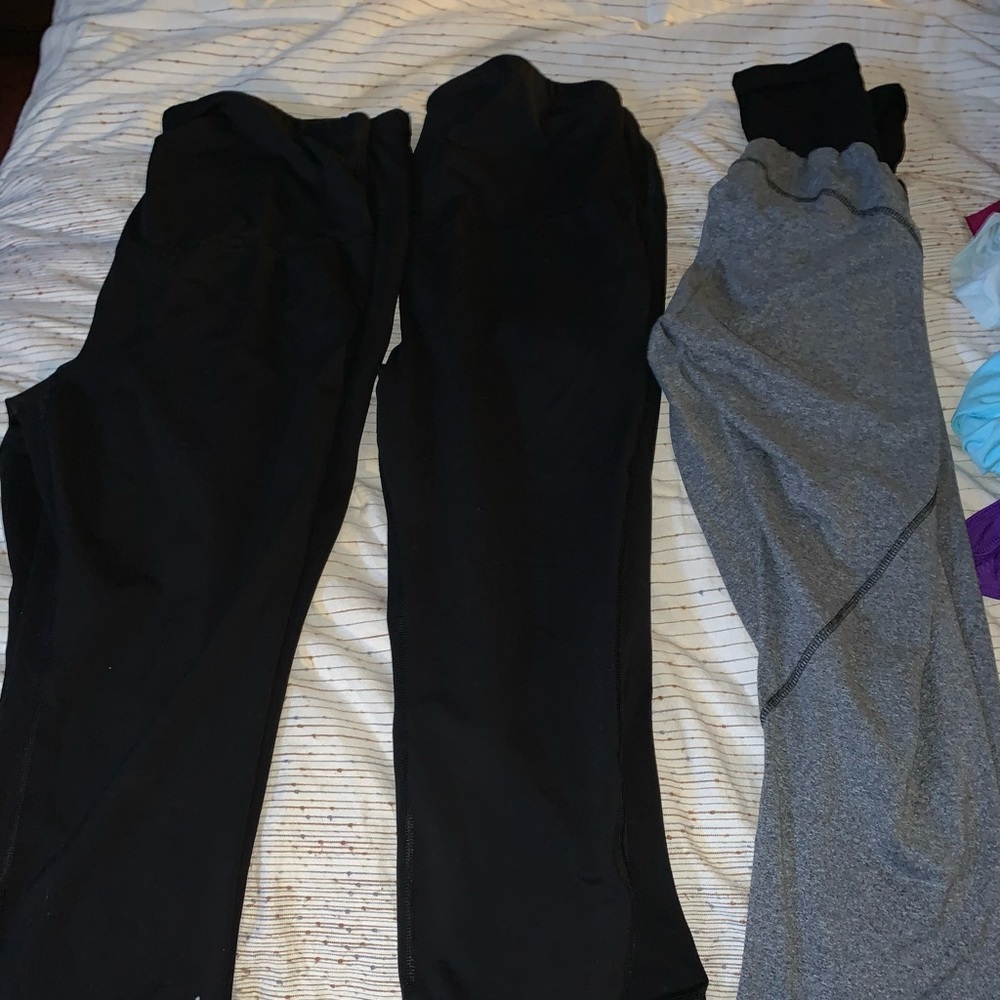 Maternity workout crops